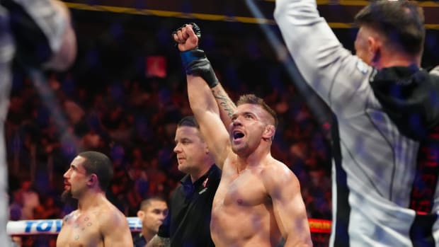Dricus Du Plessis Would Headline UFC 300 Under the Right Conditions